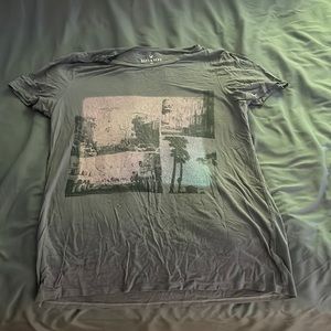 American Eagle t shirt